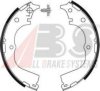TOYOT 0449526150 Brake Shoe Set